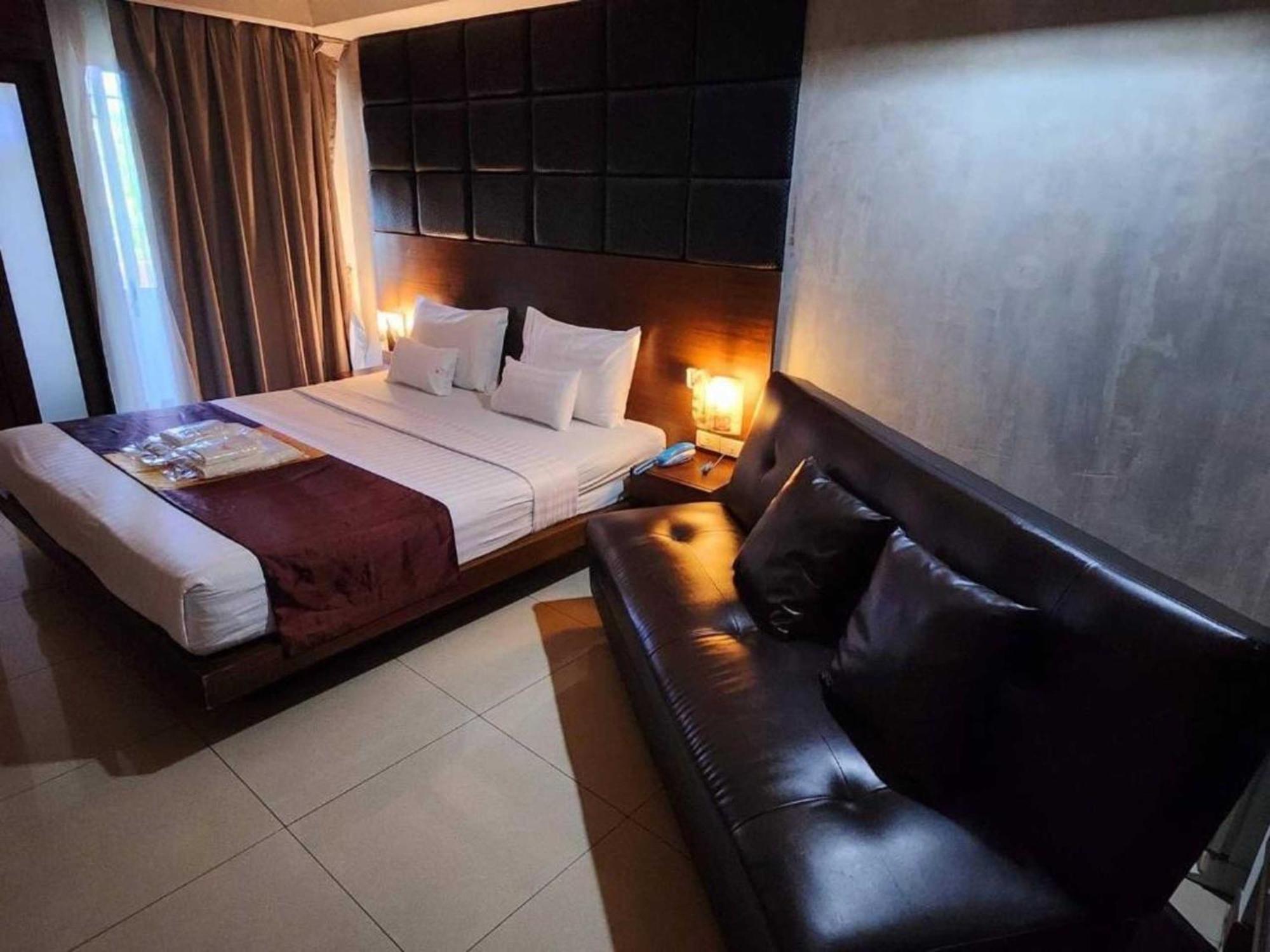 Collection O The Bangkok Cha Cha Suite Dış mekan fotoğraf