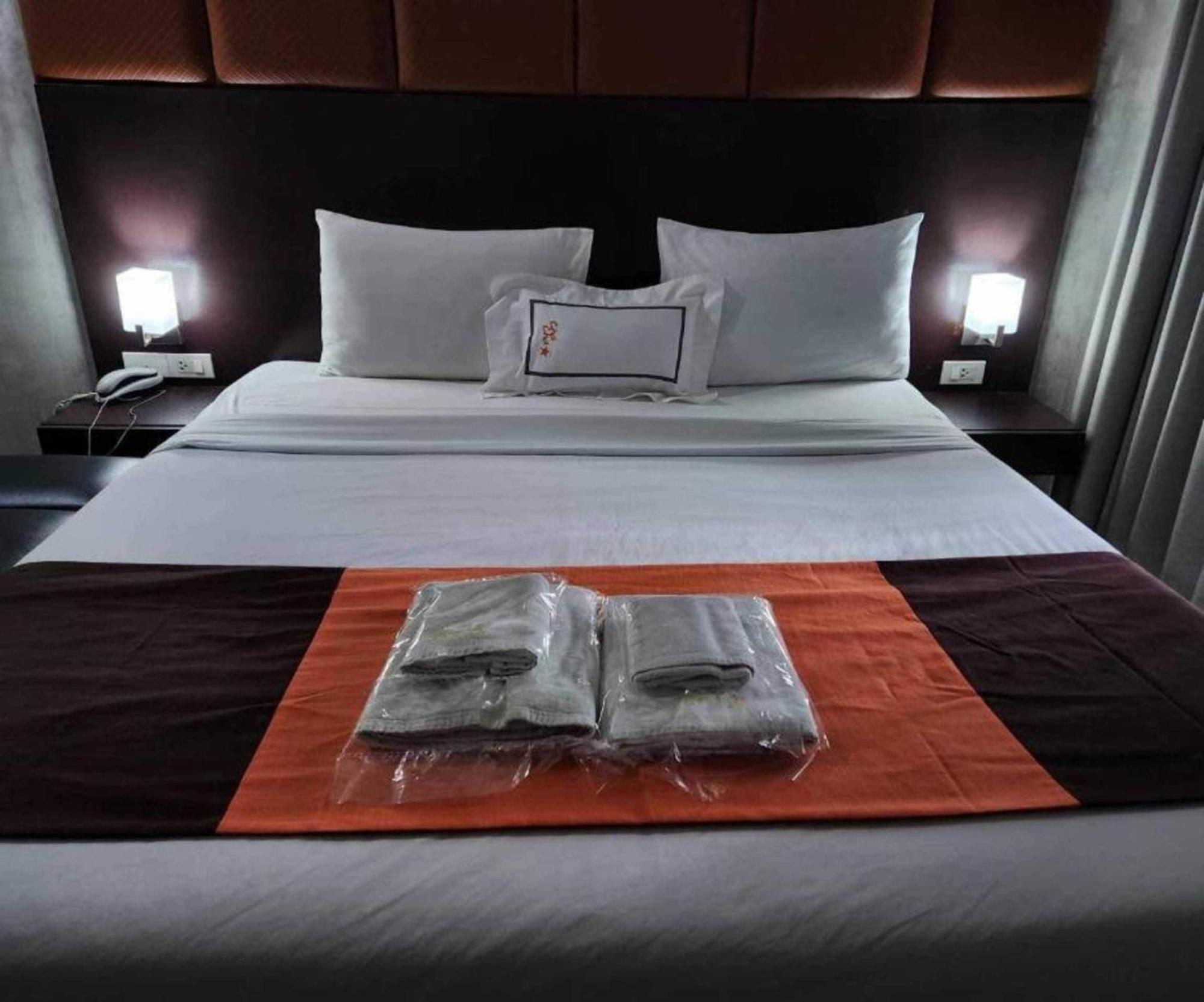 Collection O The Bangkok Cha Cha Suite Dış mekan fotoğraf